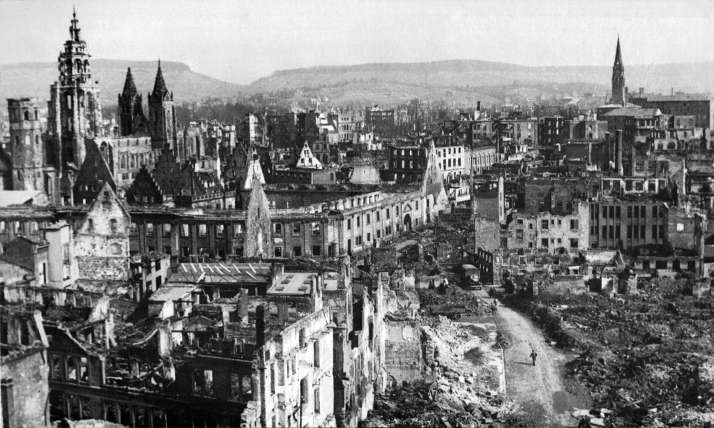 Nach Kriegsende, Heilbronn 1945 After the end of the war, 1945, By US Army, Public Domain