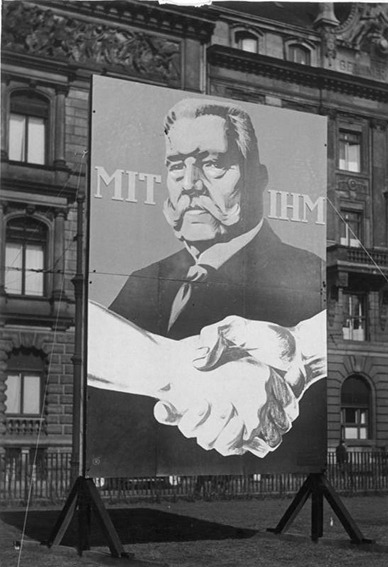 Hindenburg-Wahlplakat zur Reichspräsidentenwahl 1932 | Generationengespräch Wahlplakat für Paul von Hindenburg zur Reichspräsidentenwahl 1932